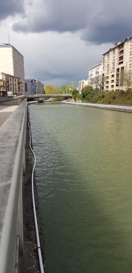 Angle Du Canal Toulouse Exterior foto